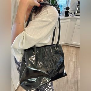 Auth CHANEL CC Vintage Large Patent Leather Shoulder Bag